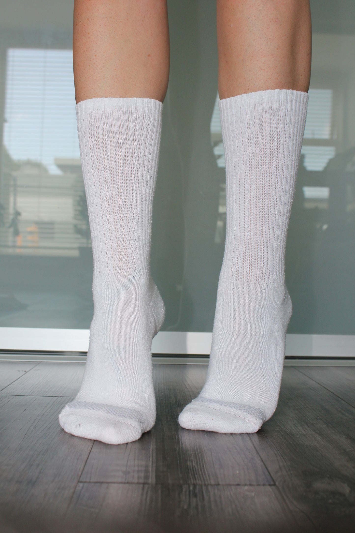 WHITE COTTON CREW SOCKS